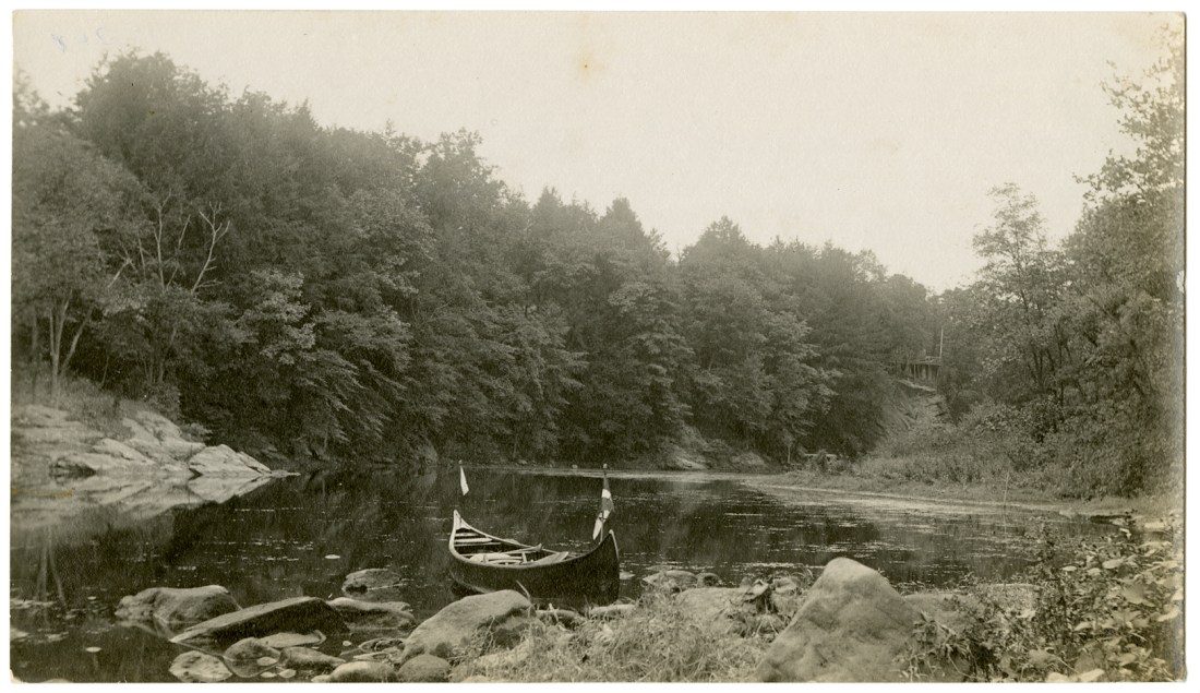 crotonhistory_canoe-on-croton-river_m-0286_mid.jpg