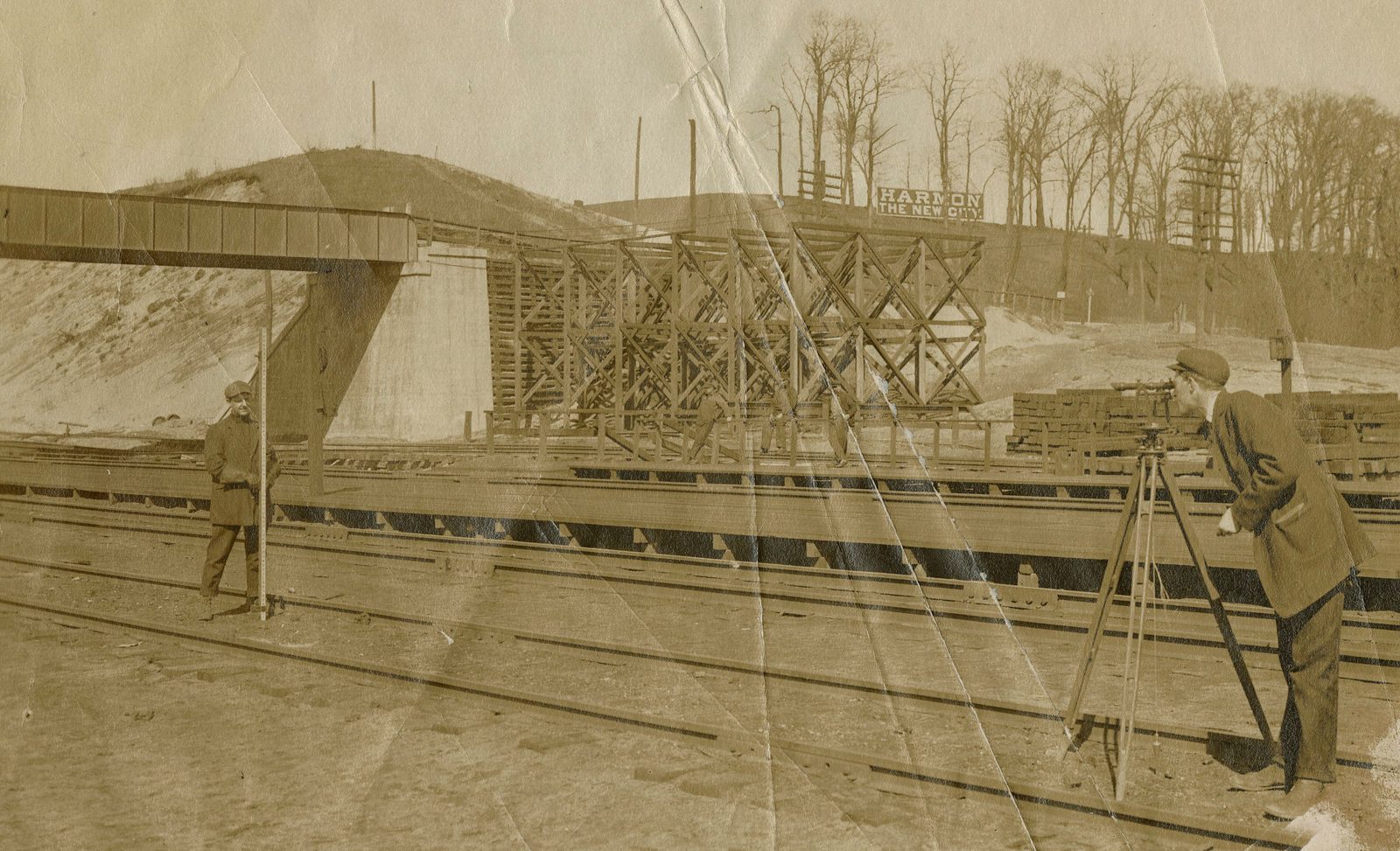 crotonhistory harmon-sign mid
