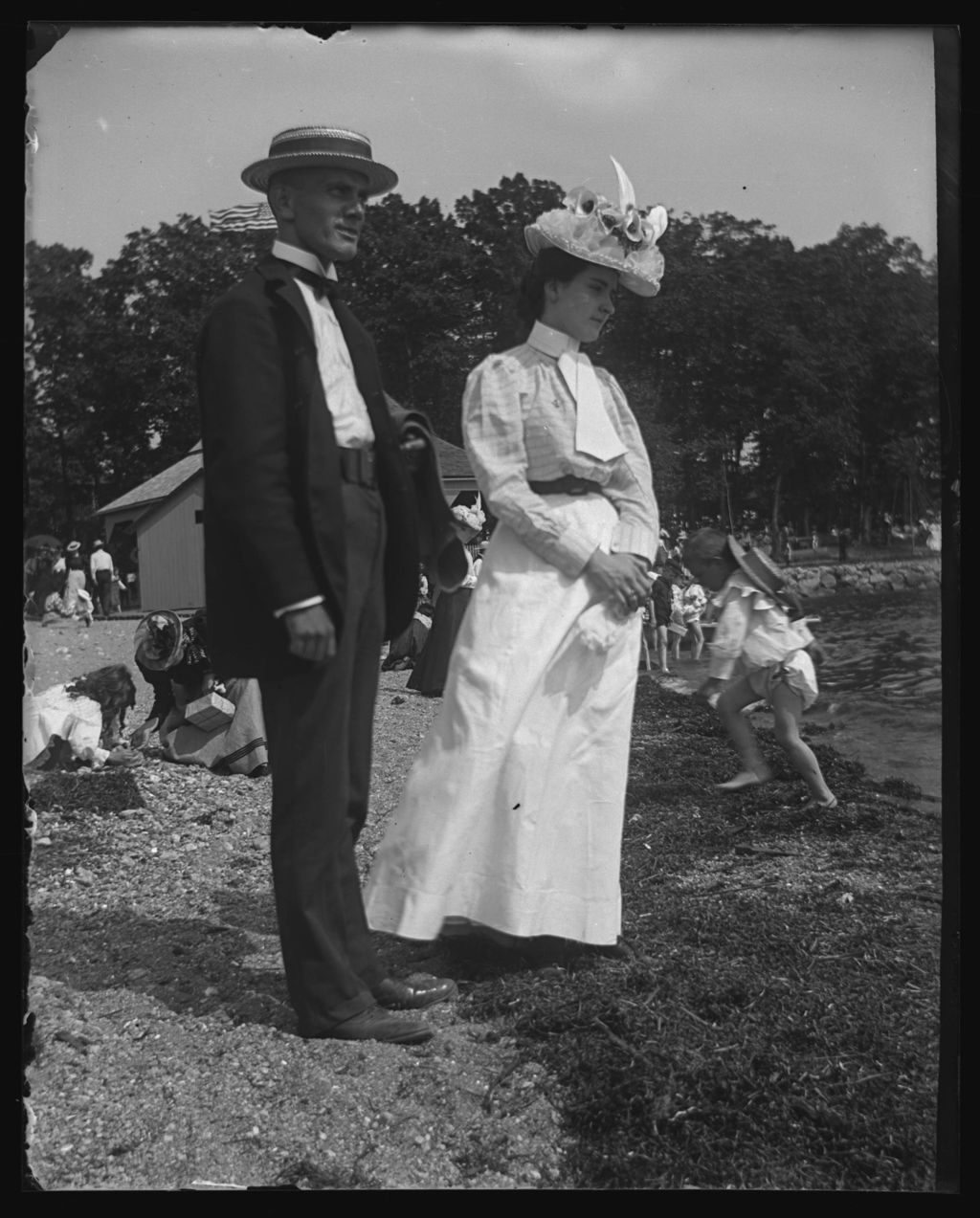 dcmny croton point 1898 young couple beach mid