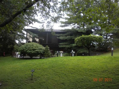 Jurka–Gouveia house and lawn