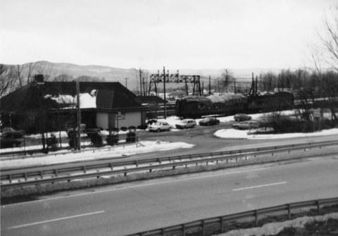 Station and rail setting from the pedestrian bridge
