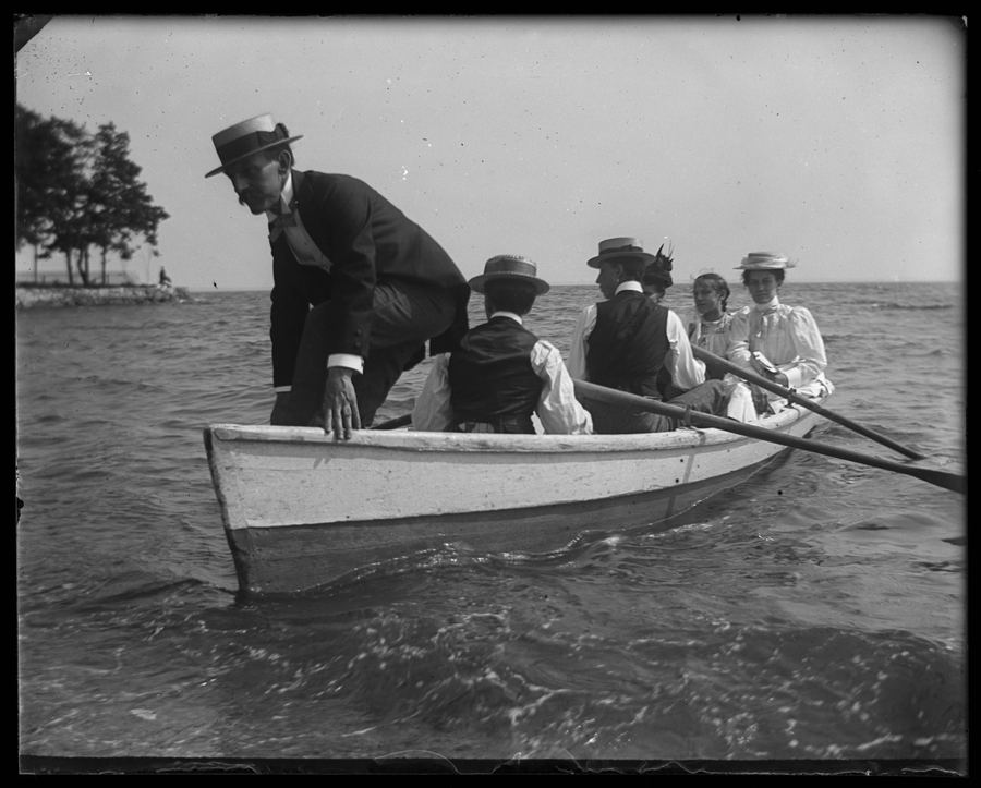 nyheritage_launch_coming_ashore_croton_1898.jpg