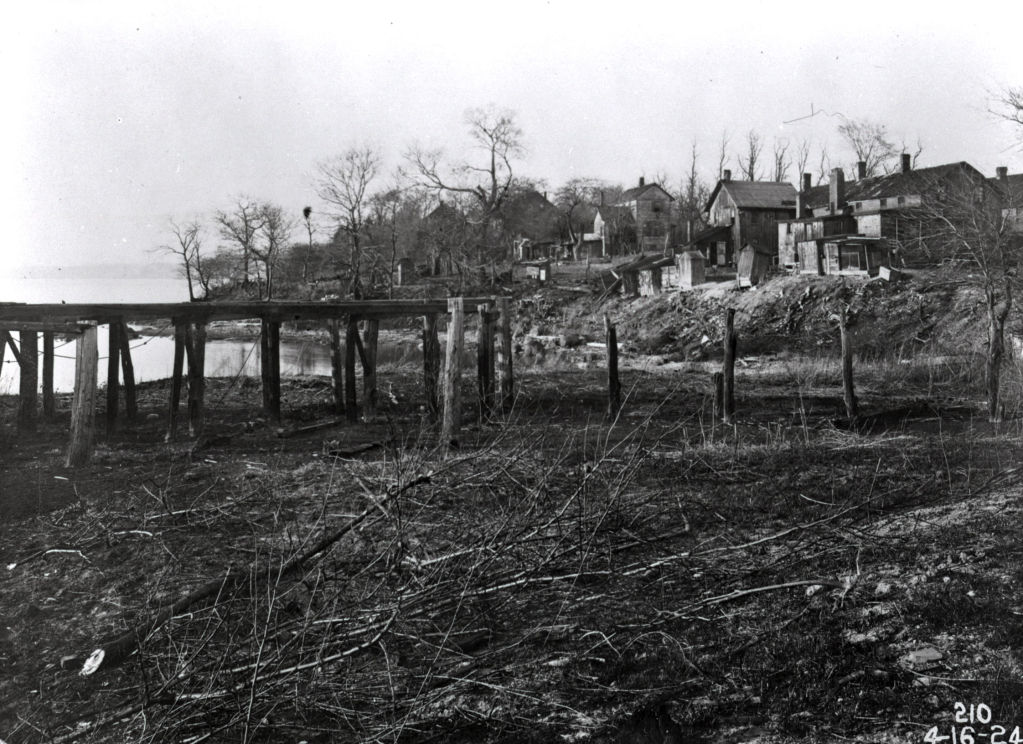 Croton Point Docks 1924