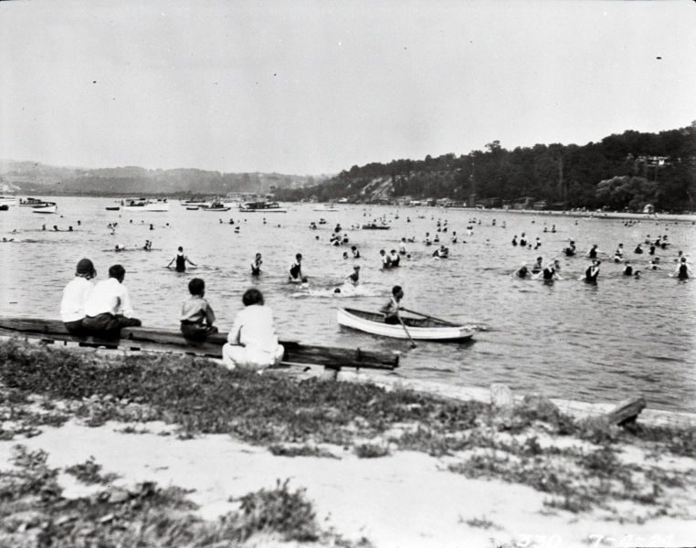 Crowds Beach 1924