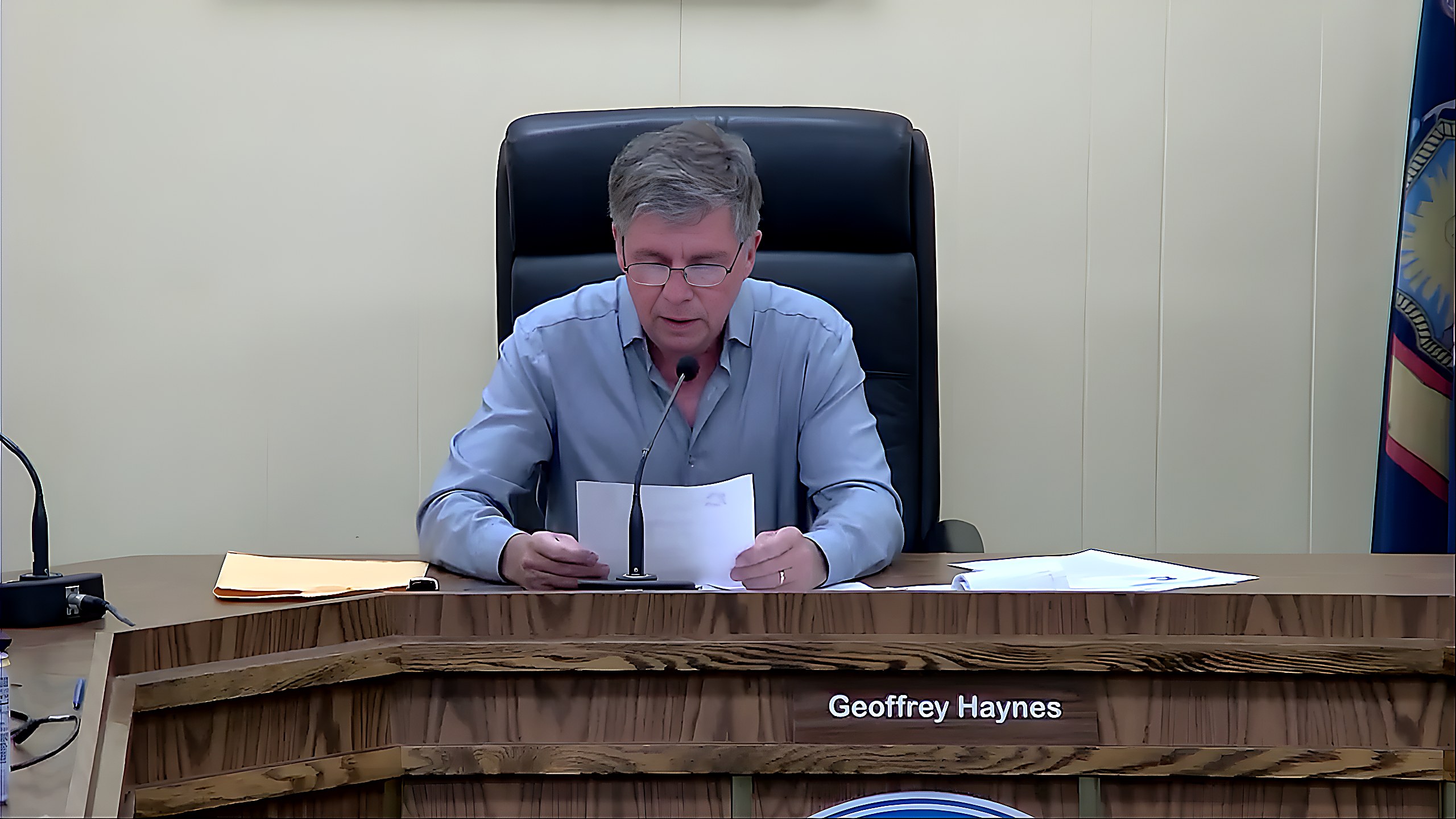 Acting Chairman Geoffrey Haynes during discussion of an accessory apartment application for 1129 Scenic Drive West at the Planning Board meeting.