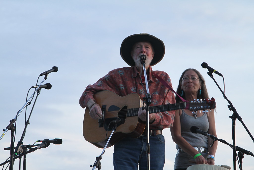 Pete Seeger 'Turn, Turn, Turn'