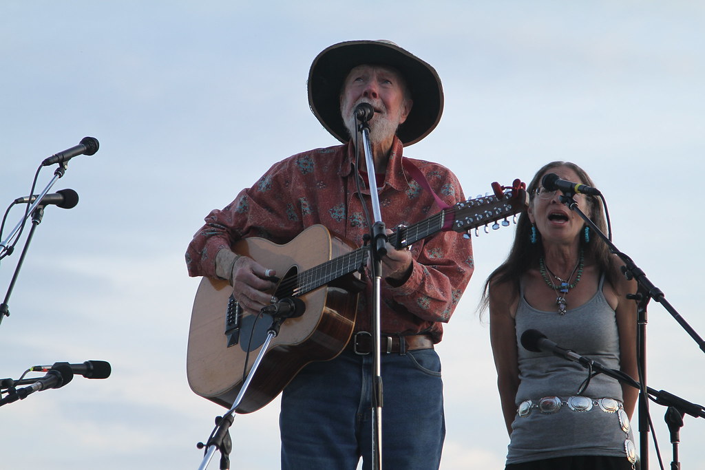 Pete Seeger 'Turn, Turn, Turn'