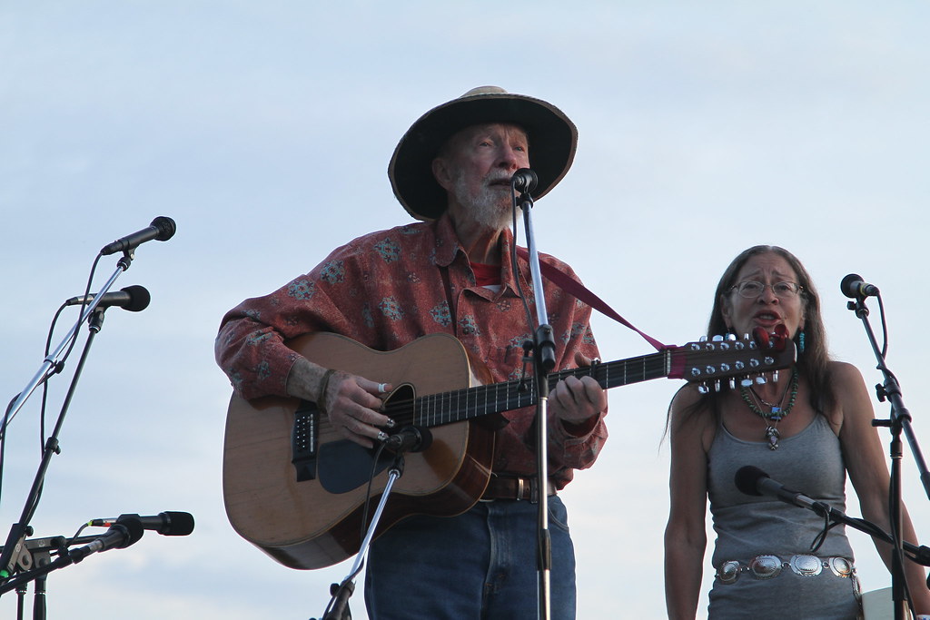 Pete Seeger 'Turn, Turn, Turn'