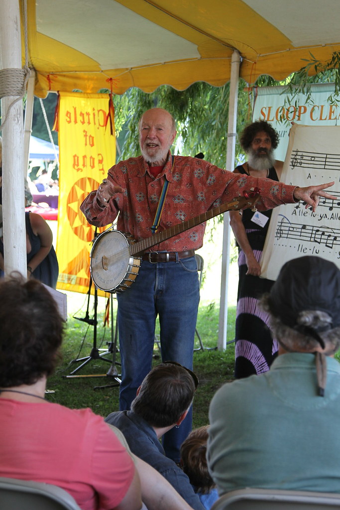 Pete Seeger Teaching William Boyce 'Alleluia' Round