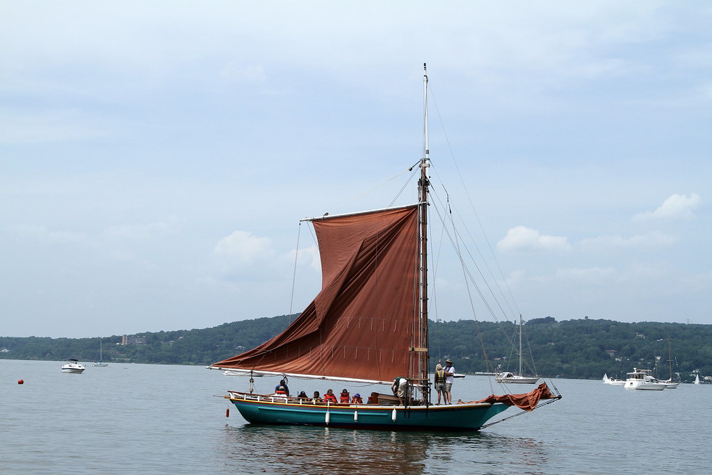 The Sloop Woody Guthrie