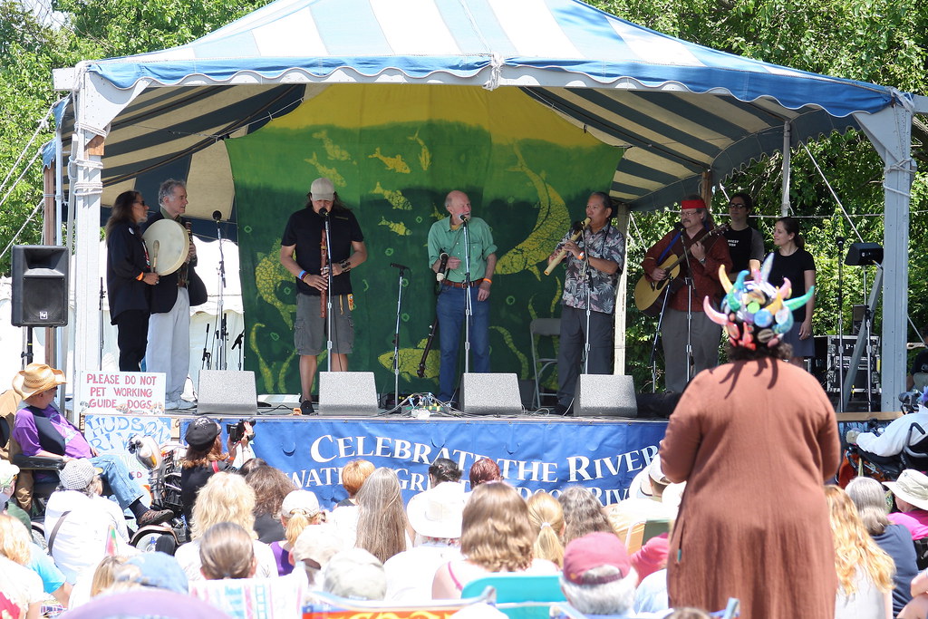 Pete Seeger at Hudson River Stage