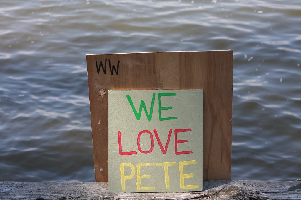 'We Love Pete' Sign at the Hudson River