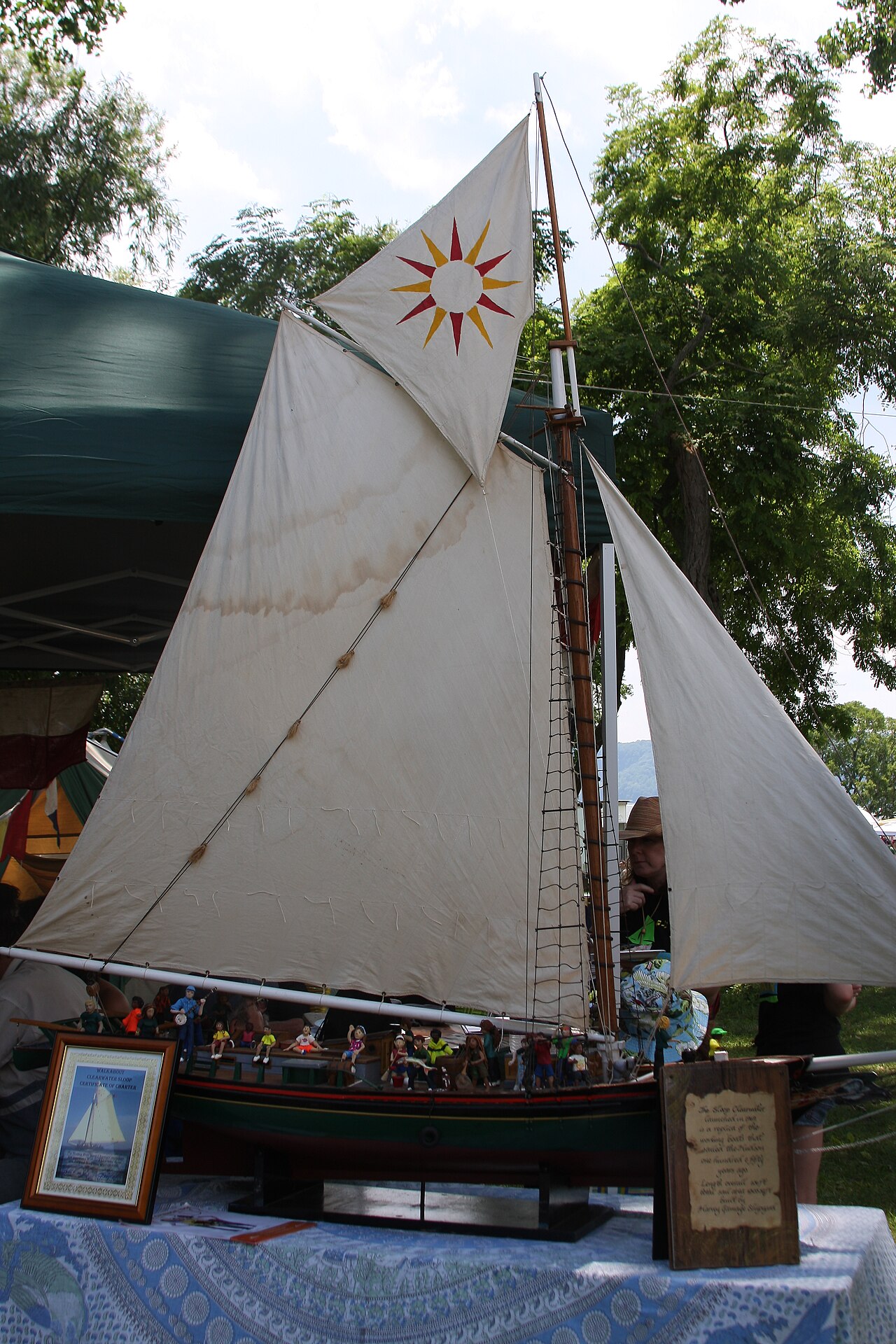 Replica of Clearwater (2615176260).jpg