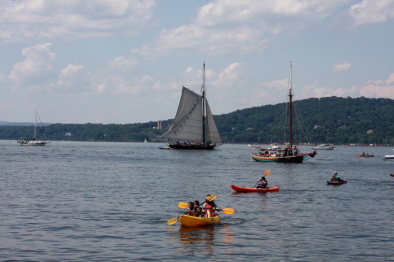 Clearwater in the Hudson (2616280809).jpg
