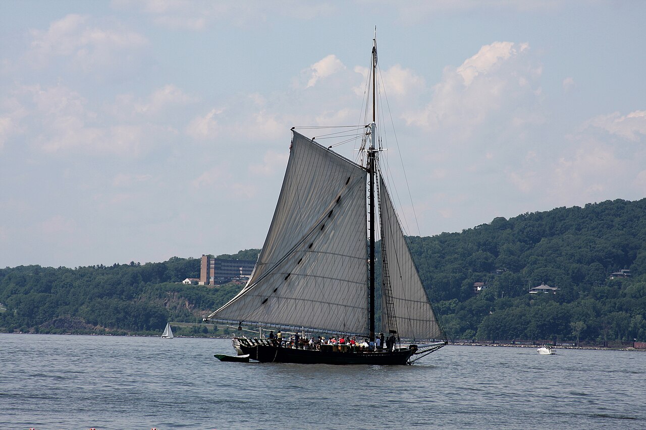 Clearwater in the Hudson (2617106406).jpg
