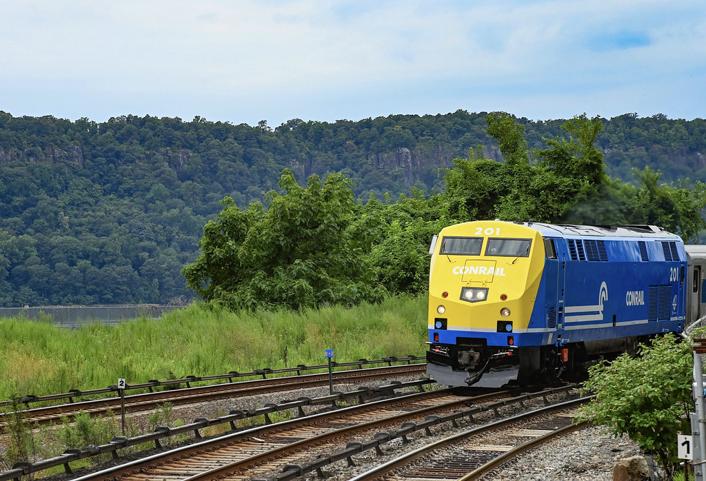 Metro-North Conrail Heritage Train Takes First Ride