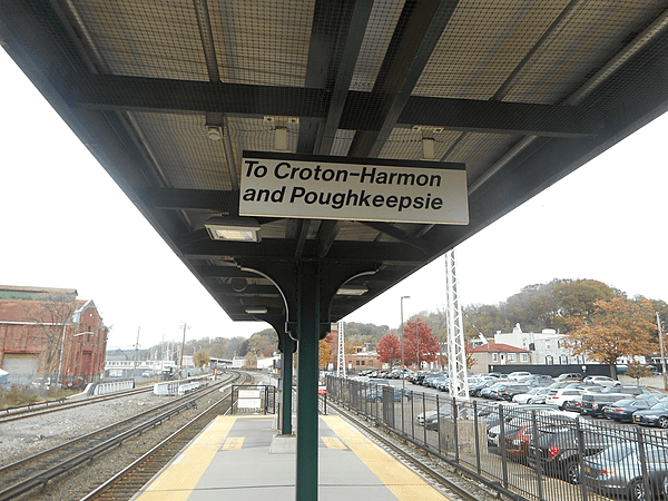 Ossining MNRR; North end to Croton-Harmon and Poughkeepsie