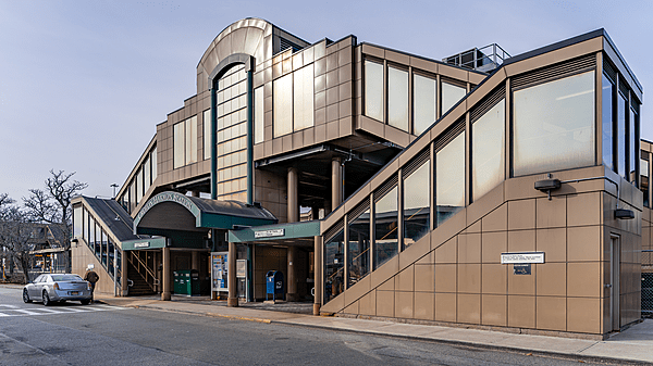 Croton-Harmon Train Station (54824161074)