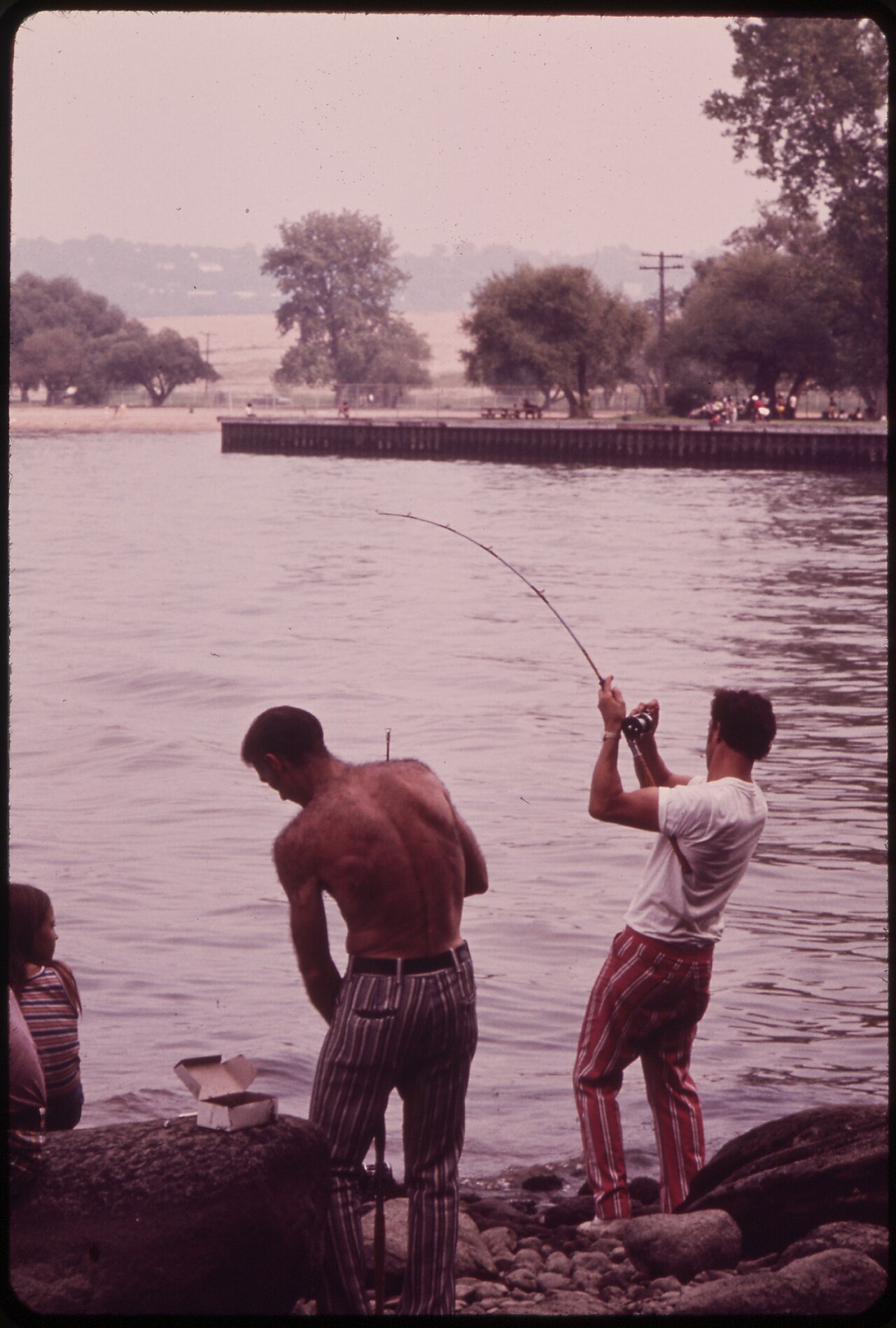 CROTON POINT PARK ON THE HUDSON RIVER - NARA - 549935.jpg