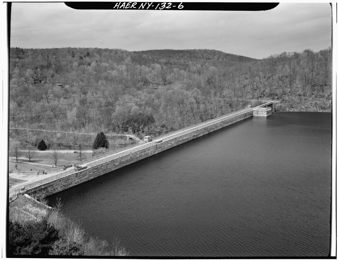 General view of upstream face (reservoir full) with spillway in background - New Croton Dam and Reservoir, Croton River, Croton-on-Hudson, Westchester County, NY HAER NY,60-CROTOH.V,1-6.tif