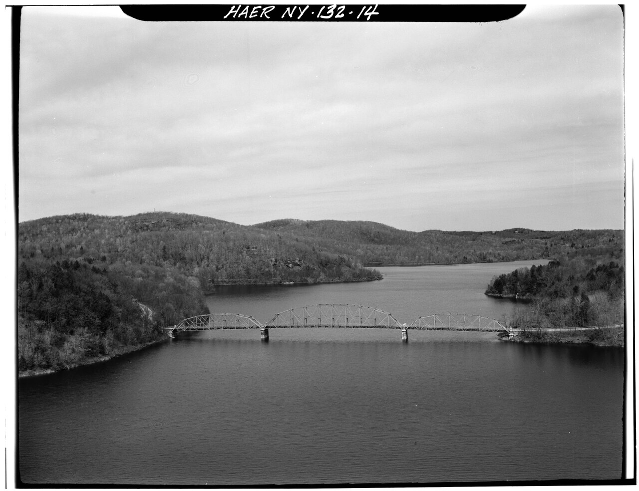 Long distance elevation of 3-span Pennsylvania through truss bridge over Croton Reservoir - New Croton Dam and Reservoir, Croton River, Croton-on-Hudson, Westchester County, HAER NY,60-CROTOH.V,1-14.tif