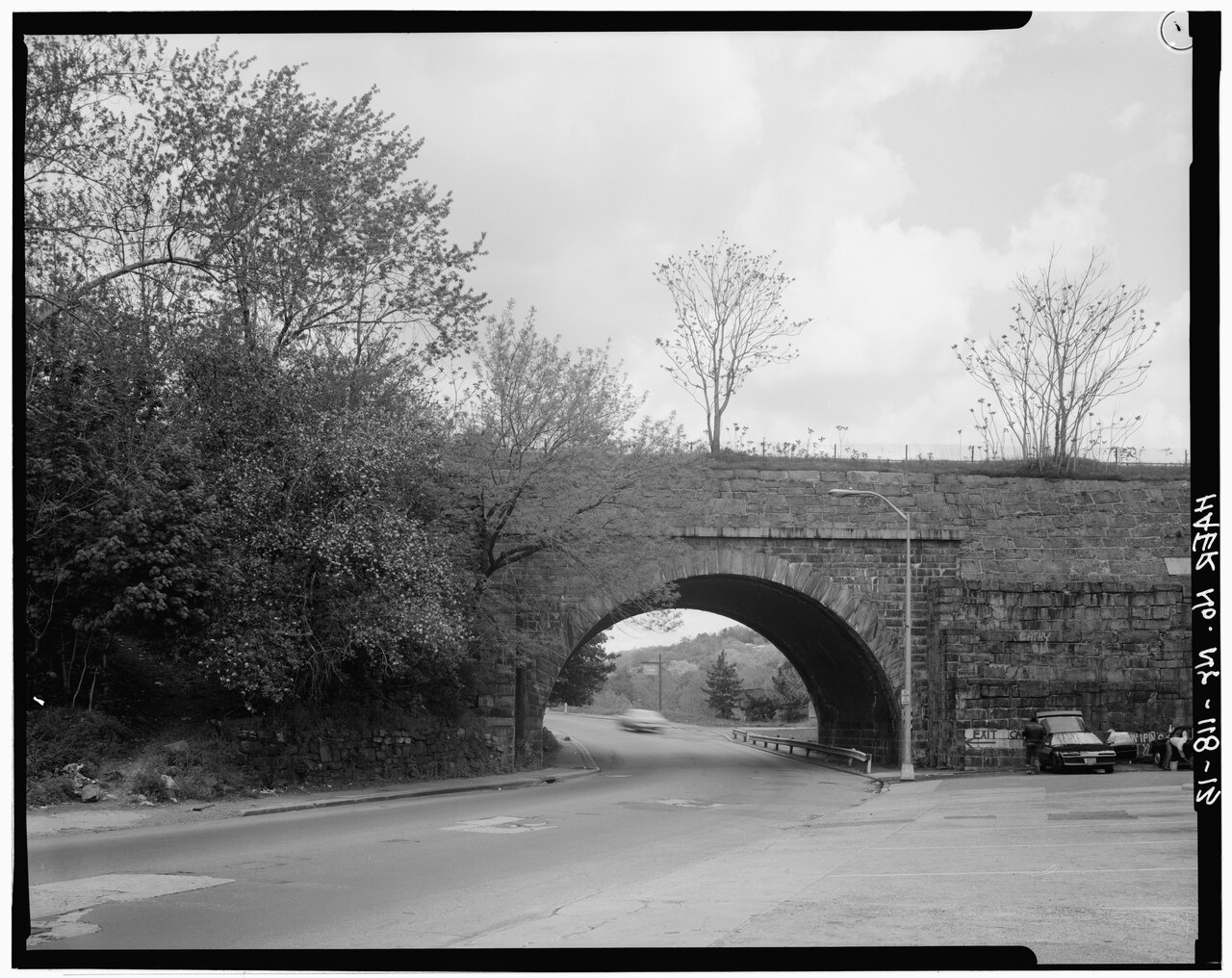 ARCH OVER NEPPERHAN AVENUE, SOUTH SIDE - Old Croton Aqueduct, Saw Mill River Culvert, Spanning Nepperhan Avenue, Yonkers, Westchester County, NY HAER NY,60-YONK,1A-13.tif