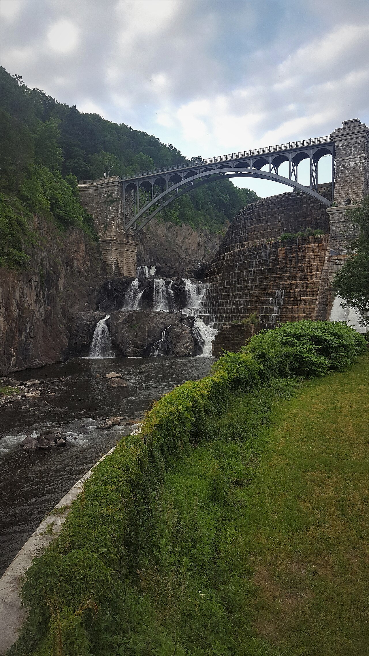 Croton Dam in June.jpg