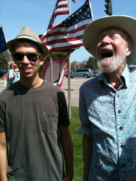 Sam Kogon and Pete Seeger.jpg