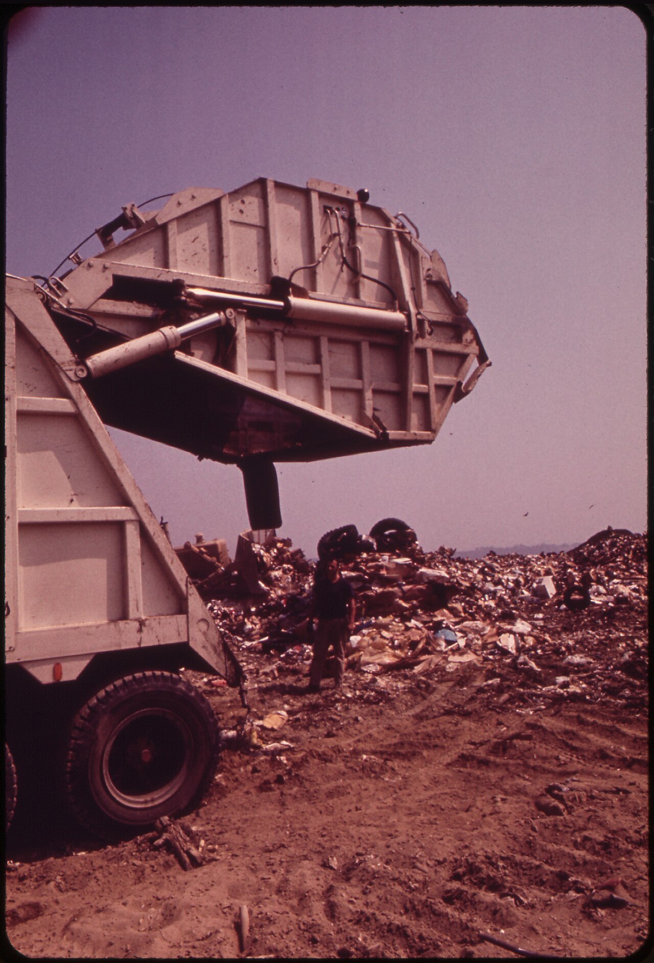 GARBAGE TRUCK AT CROTON LANDFILL OPERATION ALONG THE HUDSON RIVER - NARA - 549940.jpg